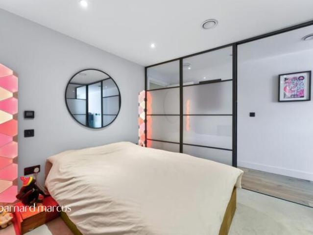 Flat for sale in London Borough of Barnet, Greater London