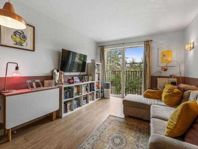 Flat for sale in Cat Hill