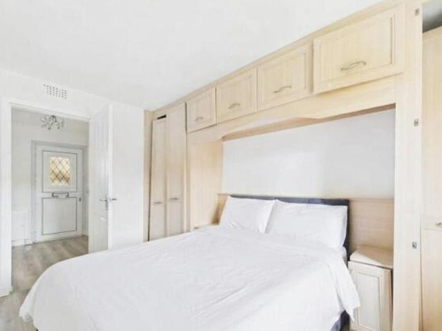 Flat for sale in Barassie, Scotland
