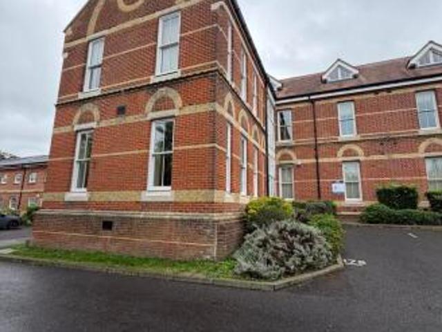 Flat for sale in The Bridge, Kent