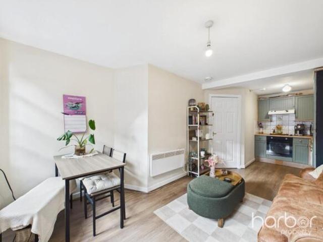 Flat for sale in Glasgow, Glasgow City