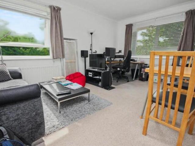 Flat for sale in Westborough, Surrey