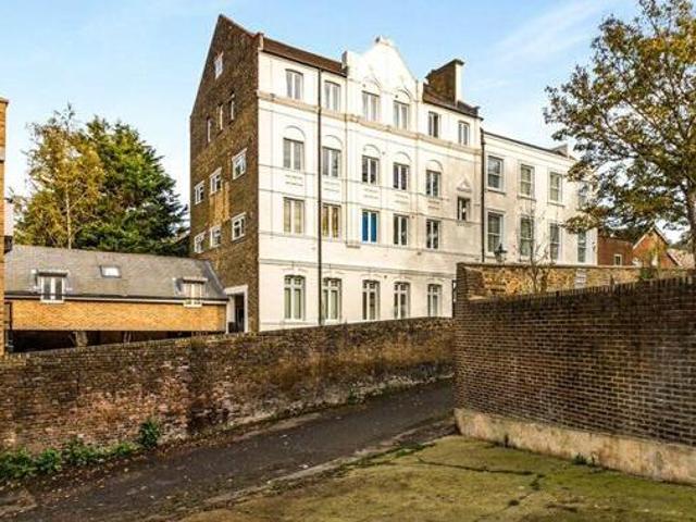 House for sale in Brompton, Gillingham