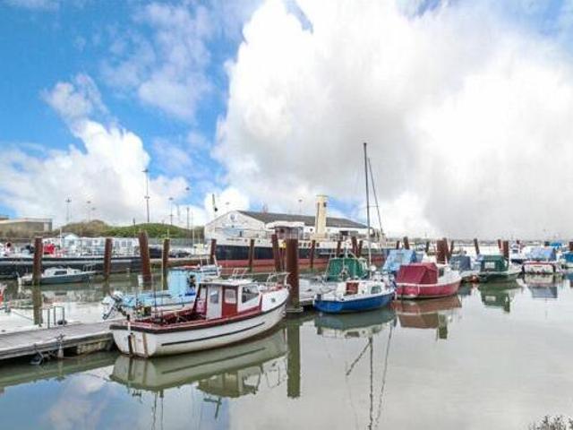 House for sale in Brompton, Gillingham