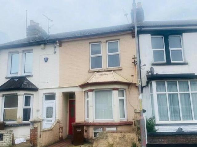 House for sale in Brompton, Gillingham