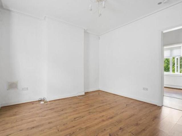 Flat for sale in Watford, Hertfordshire