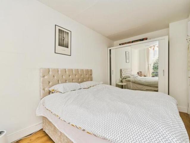 Flat for sale in Cat Hill
