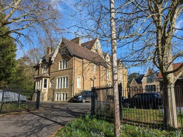 House for sale in Farncombe, Waverley