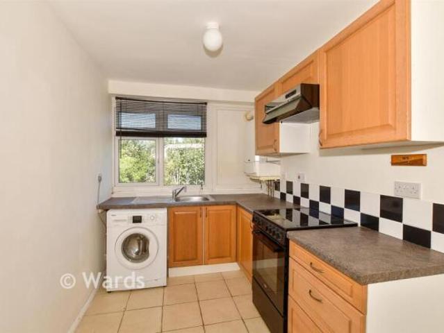 Flat for sale in The Bridge, Kent