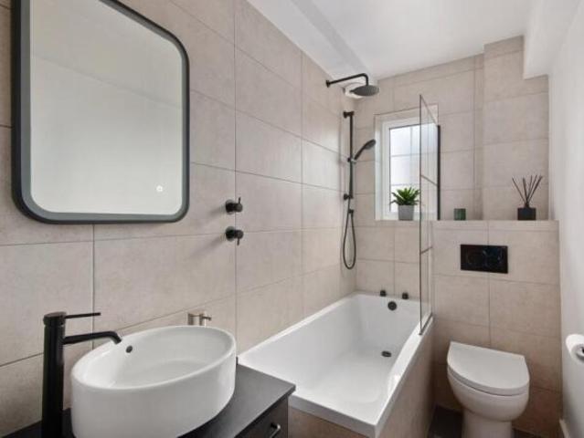 Flat for sale in Hammersmith, Greater London