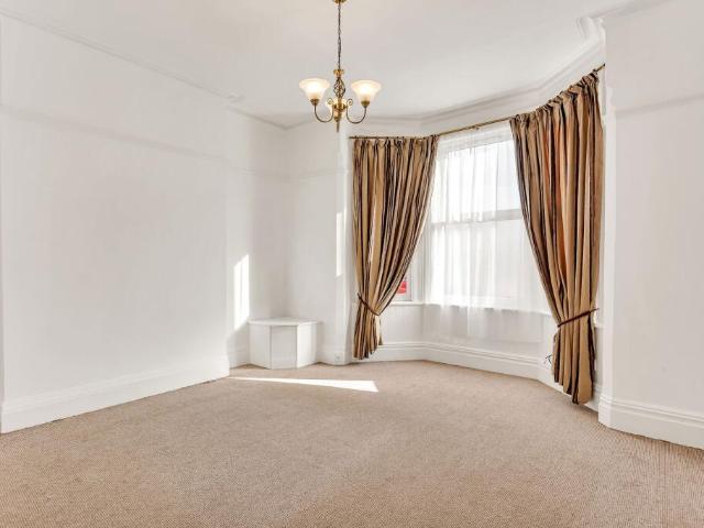 Flat for sale in Goldington, Bedford