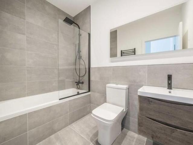 Flat for sale in Greater London