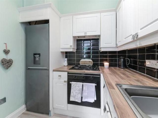 Flat for sale in Scotstoun, Scotland