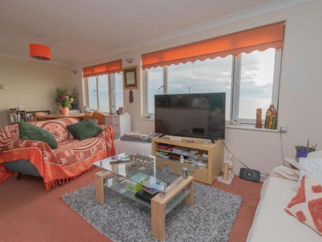 Flat for sale in Acol, Kent