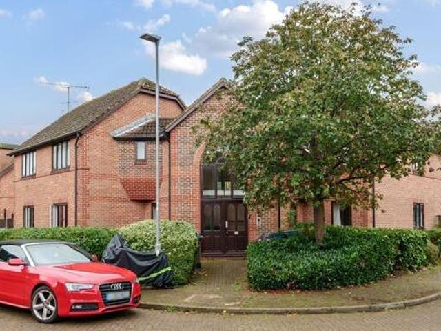 House for sale in Kingston Upon Thames, Greater London