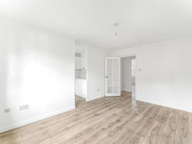 Flat for sale in Walthamstow, Greater London