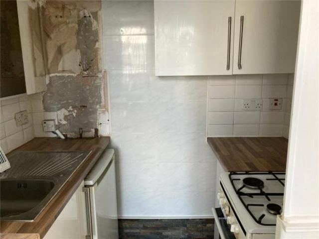 Flat for sale in Yoker, Scotland