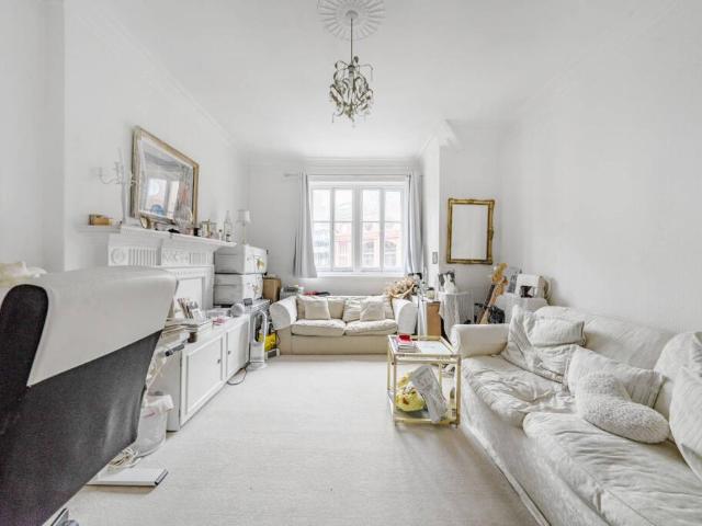 Flat for sale in Westminster