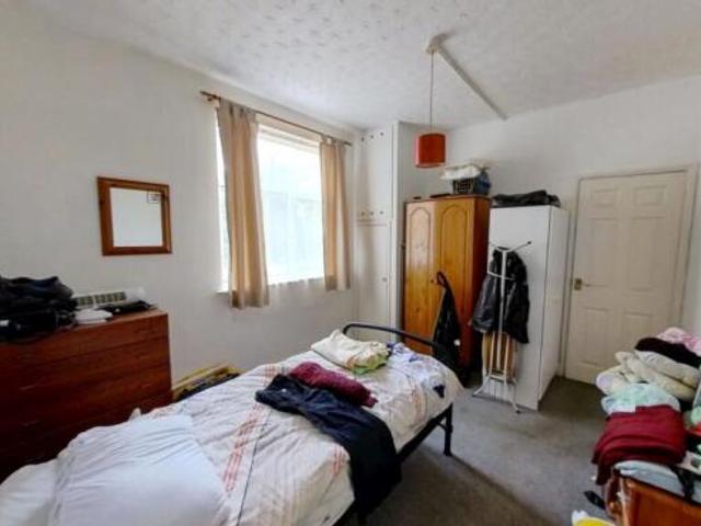 Flat for sale in Kingsthorpe, Northamptonshire