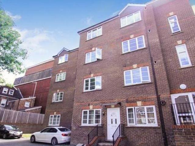 House for sale in Luton