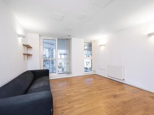 Flat for sale in Cat Hill