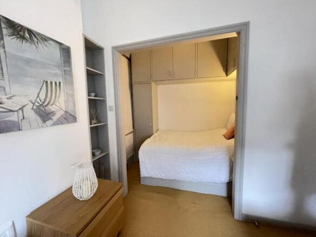 Flat for sale in Cat Hill