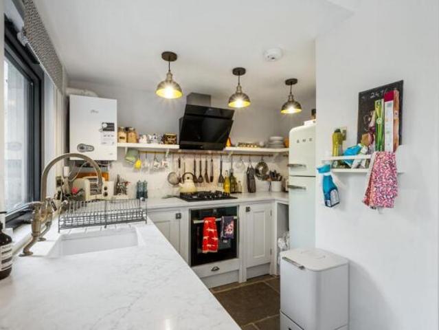 Flat for sale in Cat Hill