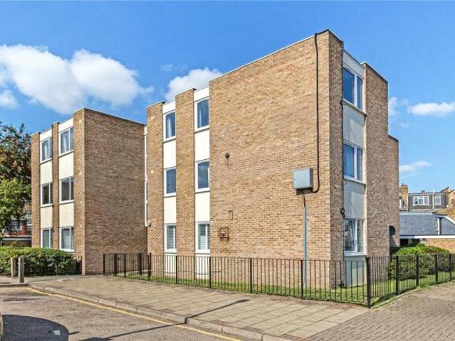 Flat for sale in Cat Hill