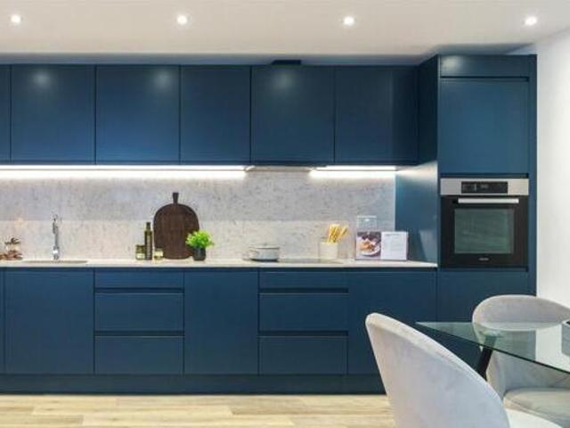 House for sale in Hatching Green, Five Acres