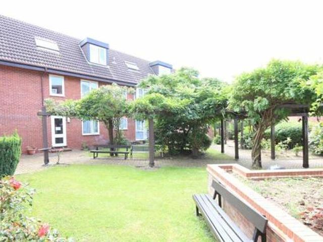 House for sale in Greater London