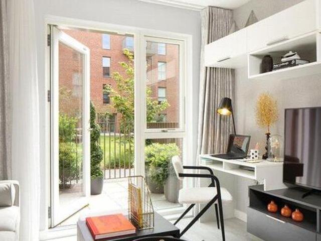 House for sale in Greater London