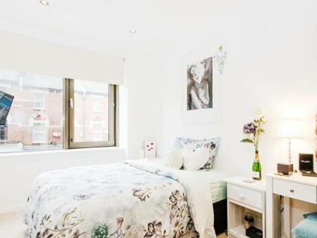 House for sale in Greater London