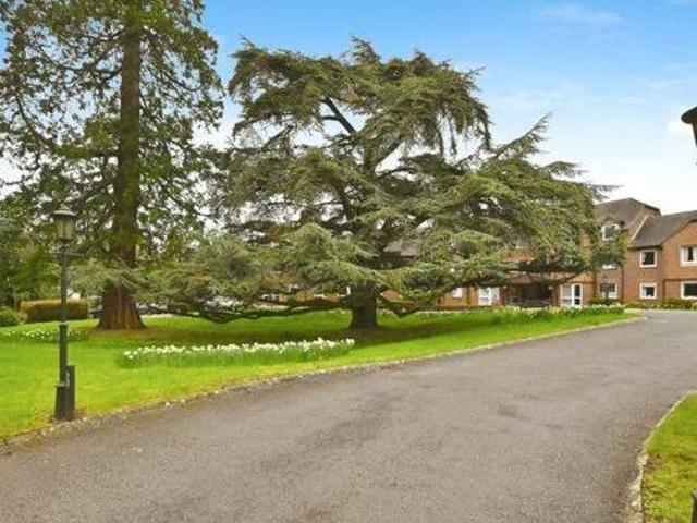 House for sale in Fole, Surrey