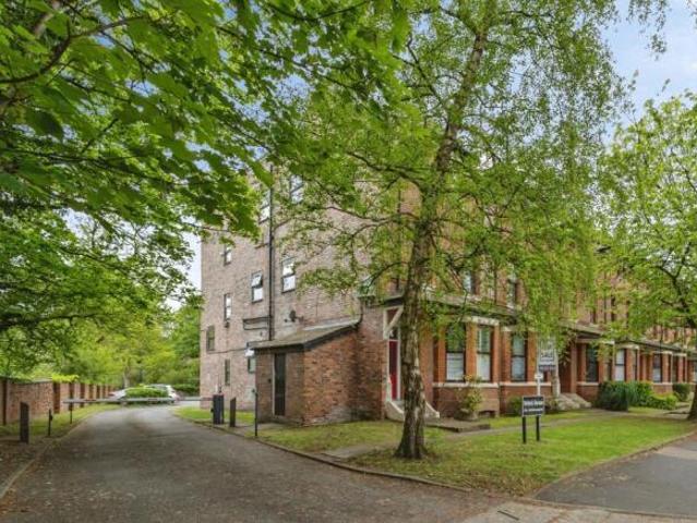Flat for sale in Georgia, Greater Manchester