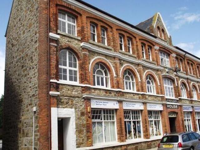 House for sale in Hayle, Cornwall