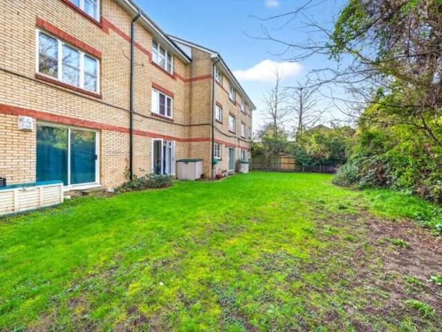 Flat for sale in Cat Hill