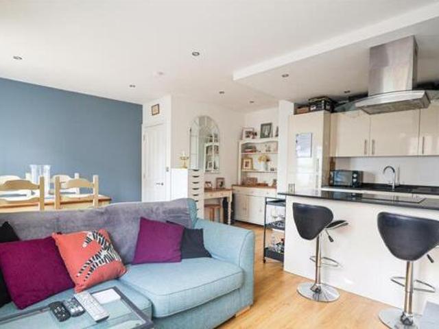 House for sale in The Image, Pouchen End