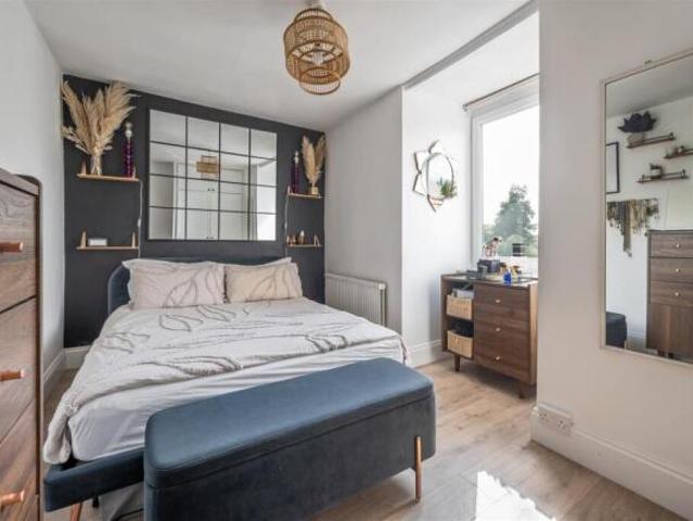 Flat for sale in South Woodford, Greater London