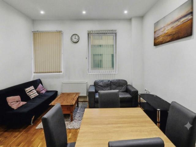 Flat for sale in Slough