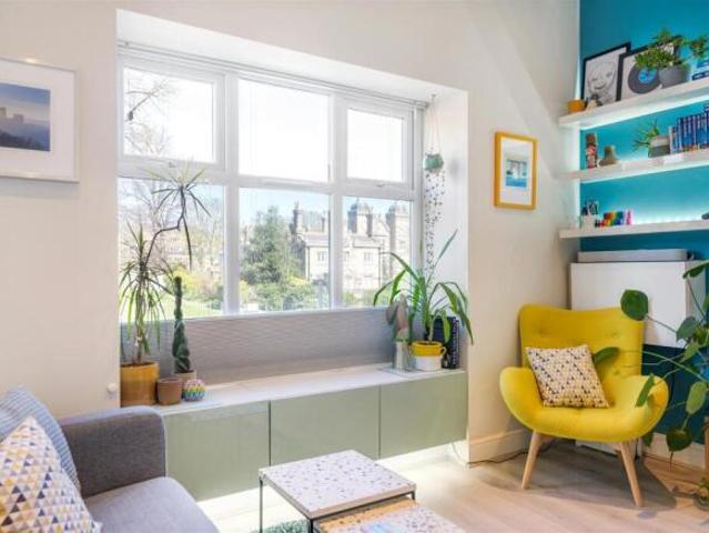 Flat for sale in Penge, Greater London
