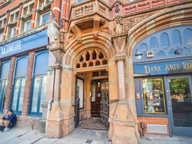 Flat for sale in Chilworth Old Village, Test Valley
