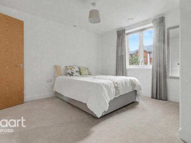 Flat for sale in Bedford