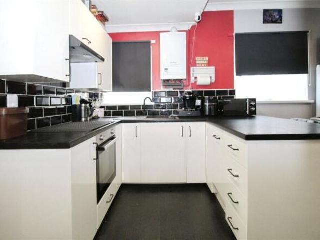 Flat for sale in Barton Stacey, Hampshire