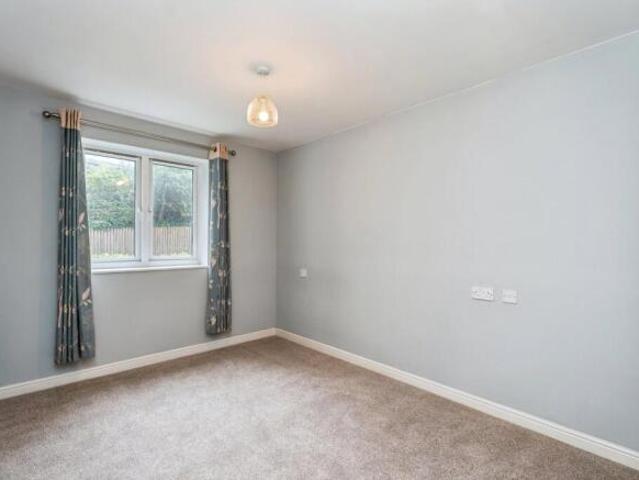 Flat for sale in Barton Stacey, Hampshire