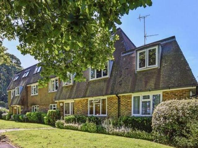 House for sale in Fole, Surrey