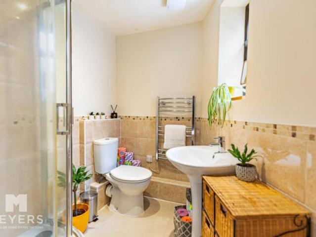 Flat for sale in Holdenhurst, Bournemouth