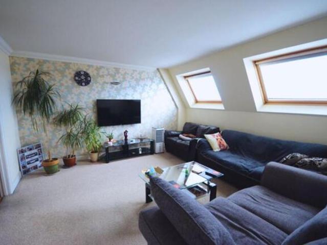 Flat for sale in Holdenhurst, Bournemouth