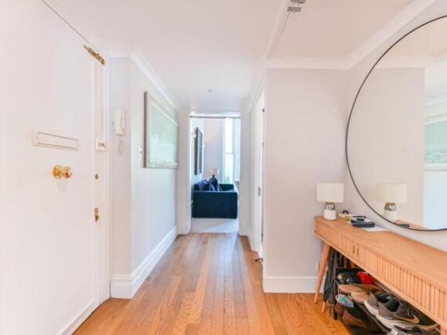 Flat for sale in Cat Hill