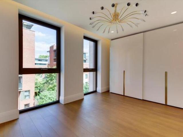Flat for sale in Cat Hill