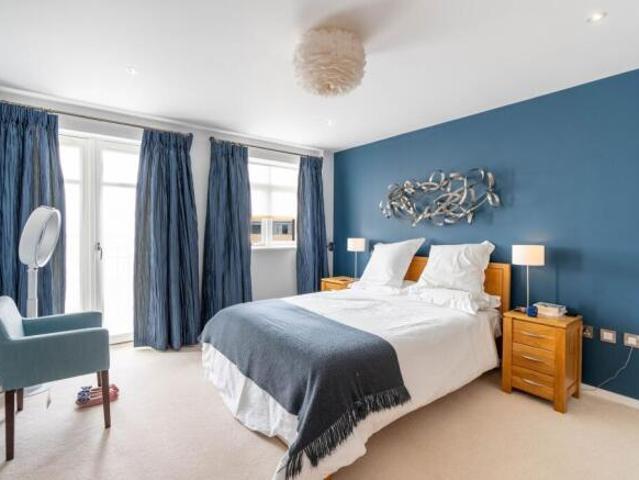 Flat for sale in Belvedere, Greater London